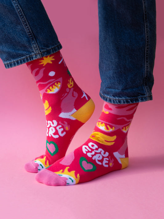 Laura Deleuze | Paire de chaussettes "On Fire" Fuchsia