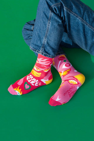 Chaussettes dépareillées On Fire rose et fuchsia — Laura Deleuze — fabriquées en France — Quanailles